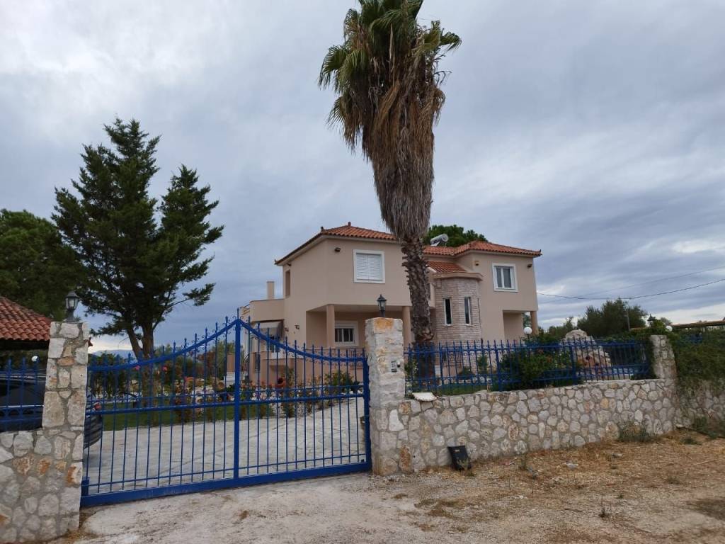 Luxurious villa 195 sq.m.