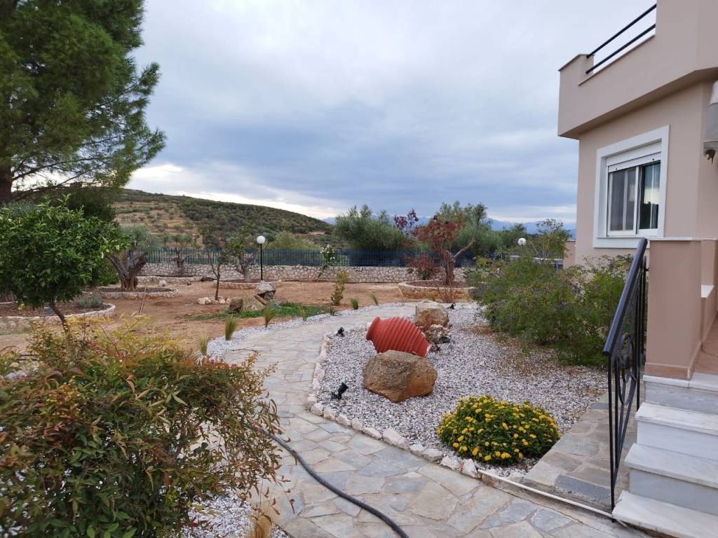 Luxurious villa 195 sq.m.