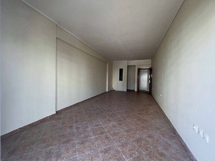 Ο κύριος χώρος από τον εξώστη.