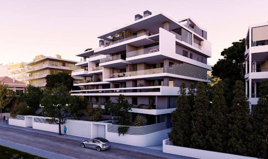 New luxury 1st floor apartment