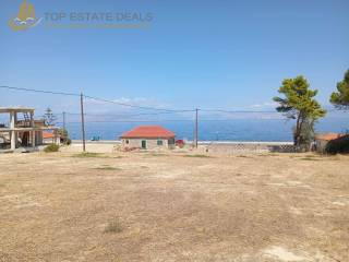 metaxy ton 2 monokatoikion einai to 1o oikopedo