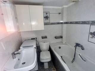 Λουτρό με πλυντήριο ρούχων