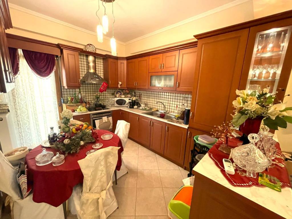 Κουζίνα 2ου επιπέδου