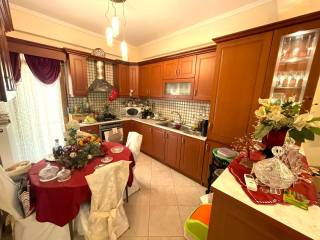 Κουζίνα 2ου επιπέδου