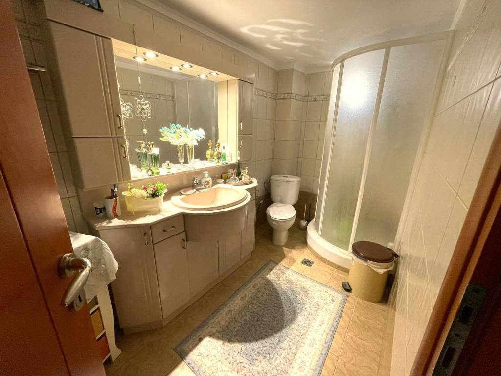 Μπάνιο 2ου επιπέδου