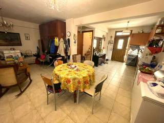 Βοηθητική σαλοκουζίνα 1ου επιπέδου