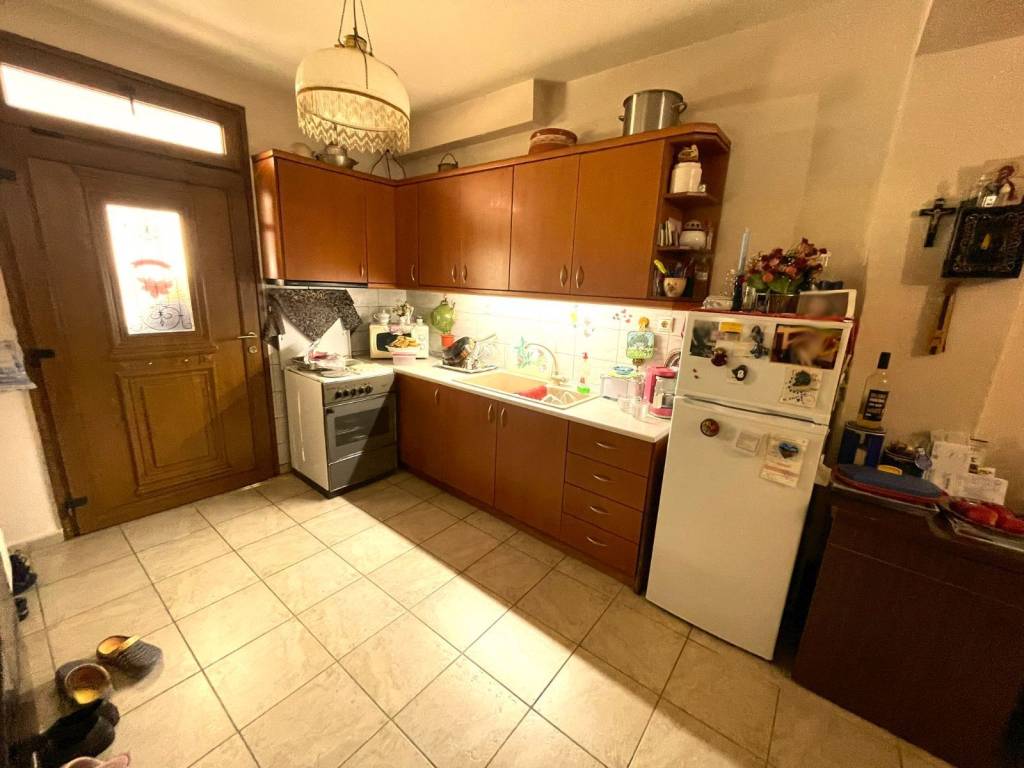 Βοηθητική σαλοκουζίνα 1ου επιπέδου