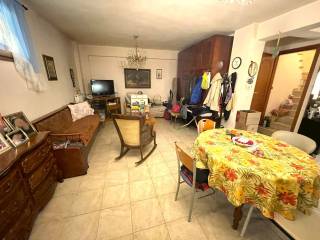 Βοηθητική σαλοκουζίνα 1ου επιπέδου