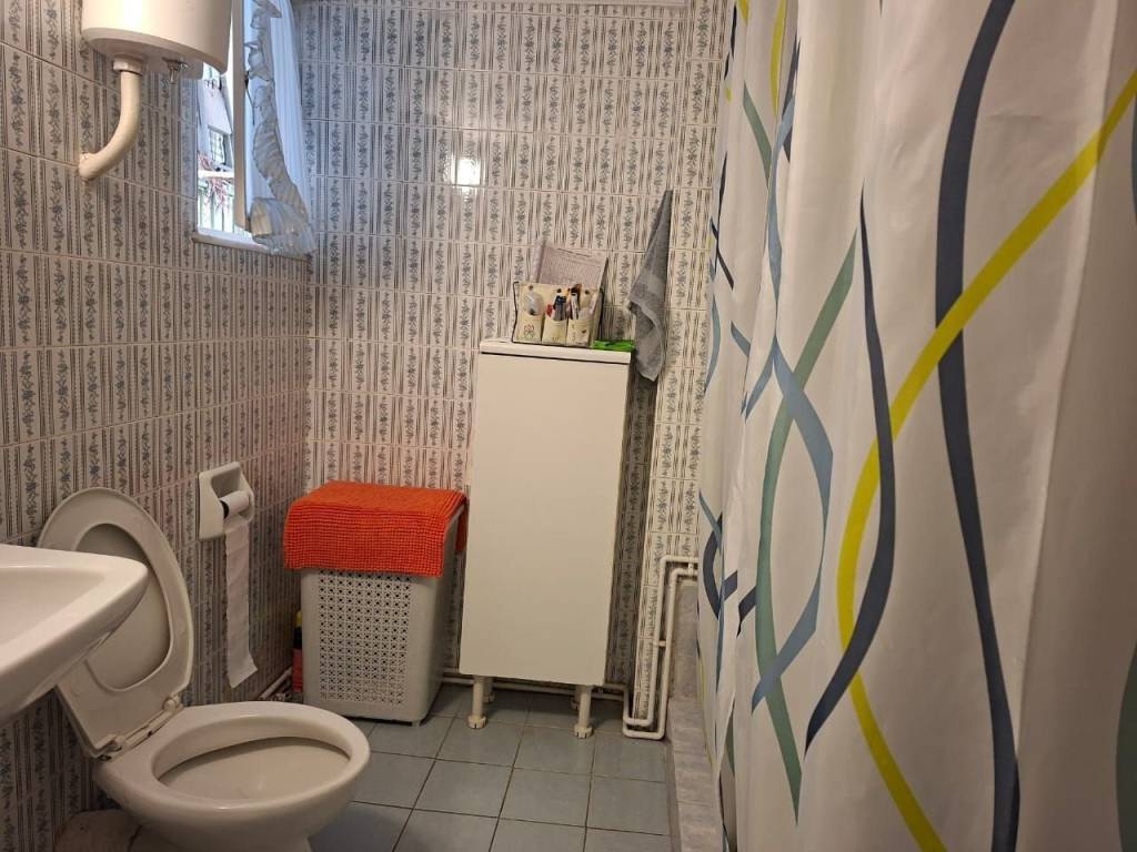 ΜΕΓΑΛΟ ΜΠΑΝΙΟ ΜΕ ΝΤΟΥΖΙΕΡΑ