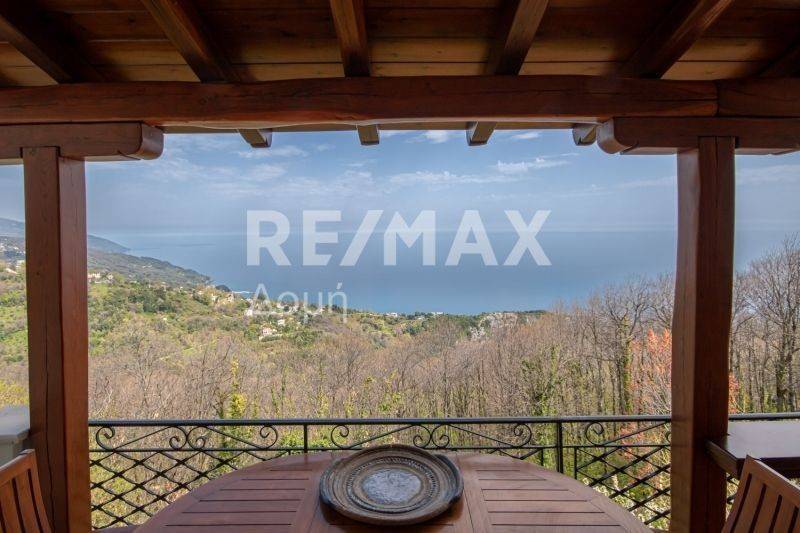 Θέα από μπαλκόνι