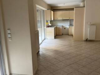 eniaios choros ( saloni-koyzina)