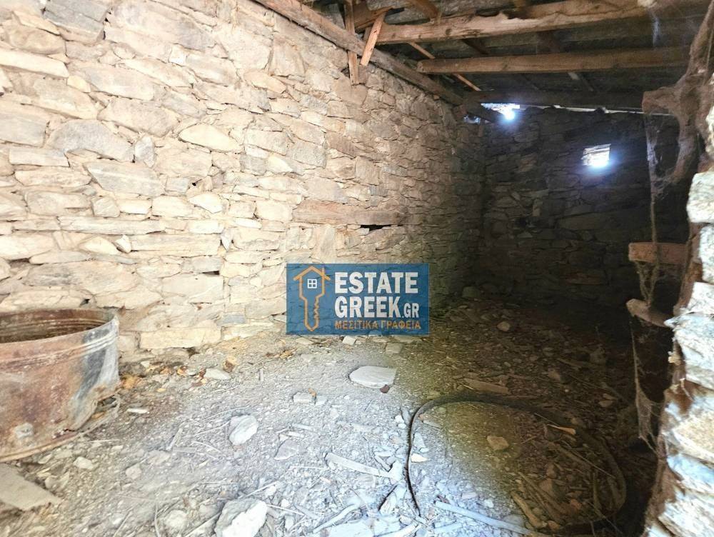 ★ ΘΕΑ ★ Κτίζει 375τμ ★ Με παλαιό κτίσμαΣε ελαιώνα ★