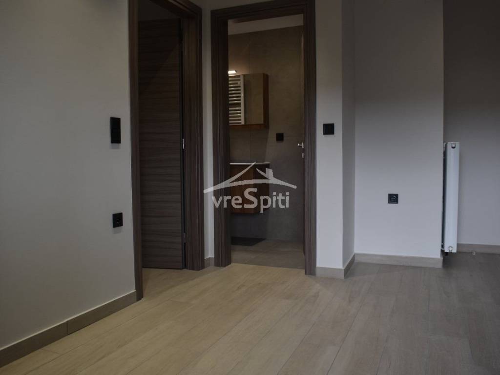 ΚΑΘΙΣΤΙΚΟ-ΛΟΥΤΡΟ ΣΤΟ ΒΑΘΟΣ-Υ/Ο ΑΡΙΣΤΕΡΑ