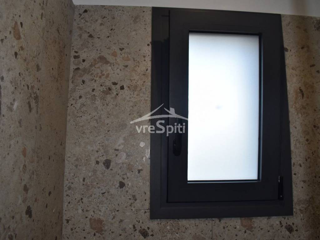 ΠΑΡΑΘΥΡΟ ΛΟΥΤΡΟΥ