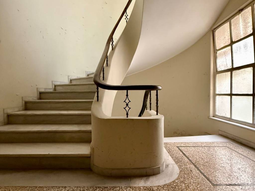 platia_karitsi_commercial_office_for_rent