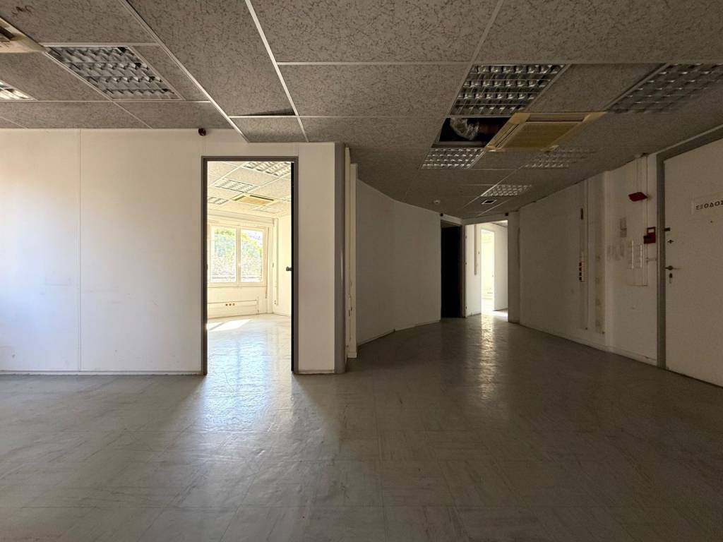 platia_karitsi_commercial_office_for_rent