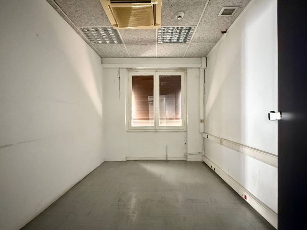 platia_karitsi_commercial_office_for_rent