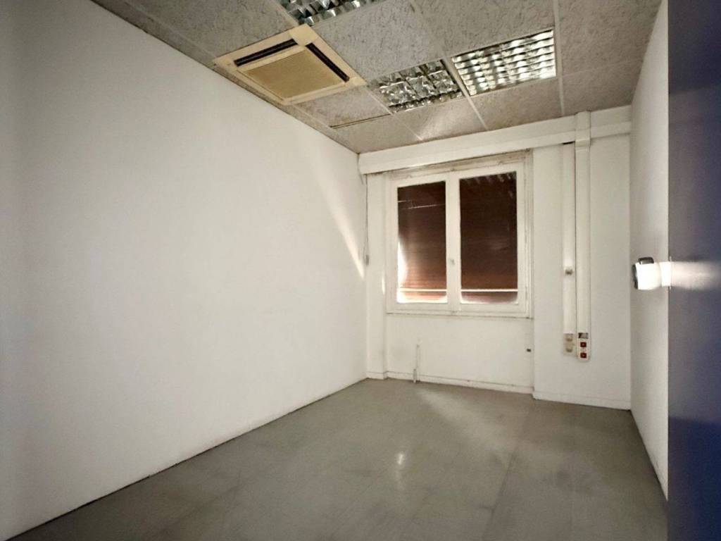 platia_karitsi_commercial_office_for_rent