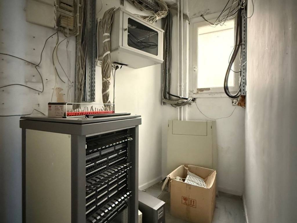 platia_karitsi_commercial_office_for_rent