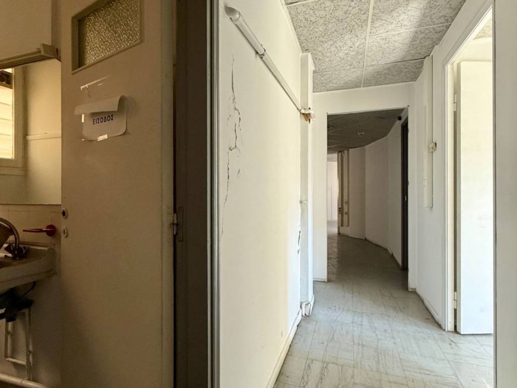 platia_karitsi_commercial_office_for_rent