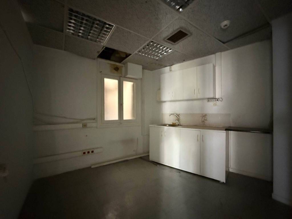 platia_karitsi_commercial_office_for_rent