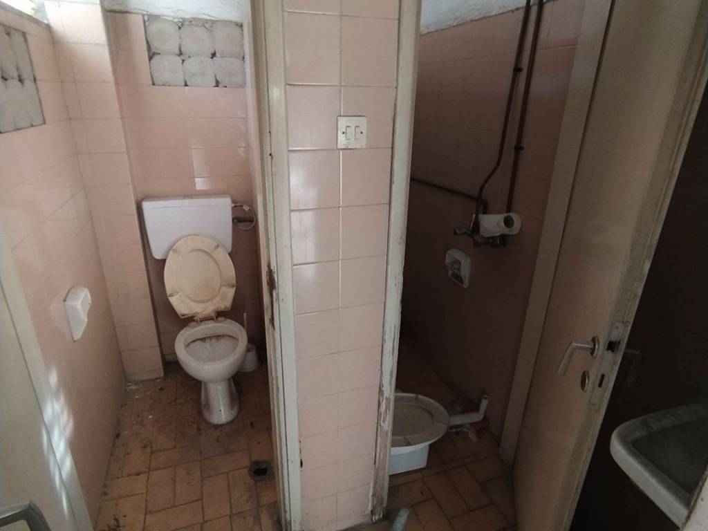 ANYPLACE MESITIKES YPERESIES