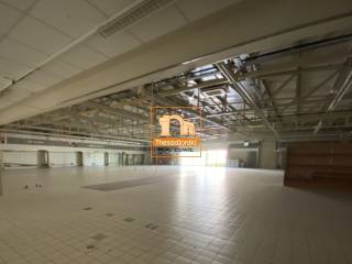 ΒΙ. ΠΑ. Ωραιοκάστρου, Κατάστημα