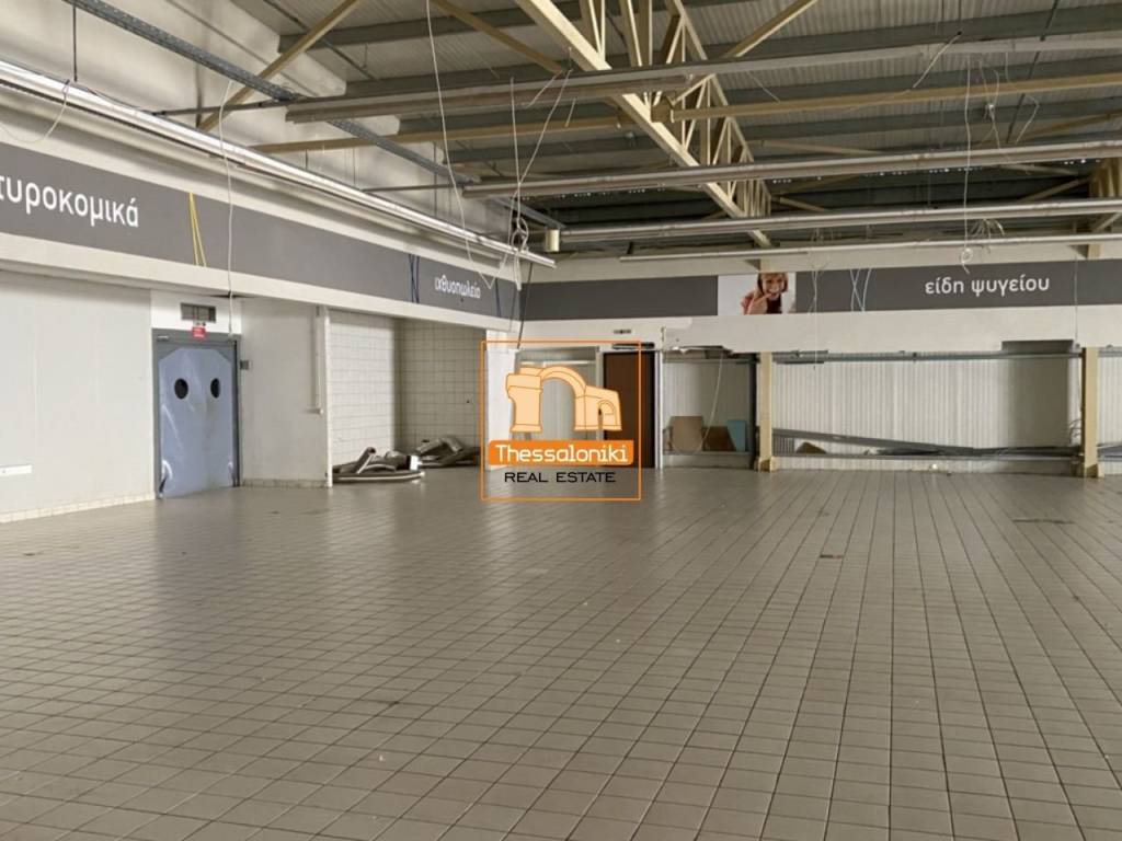 ΒΙ. ΠΑ. Ωραιοκάστρου, Κατάστημα