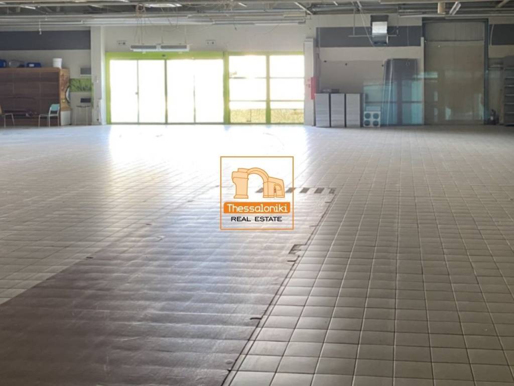 ΒΙ. ΠΑ. Ωραιοκάστρου, Κατάστημα