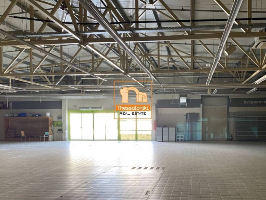 ΒΙ. ΠΑ. Ωραιοκάστρου, Κατάστημα