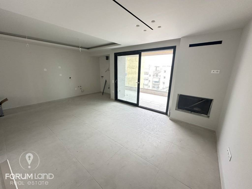 Forumland Real Estate, Σαλόνι με τζάκι