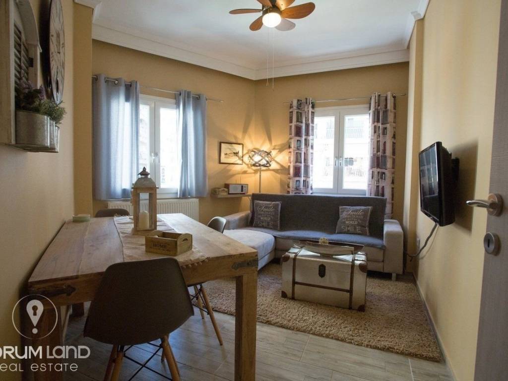 Forumland Real Estate, Καθιστικό