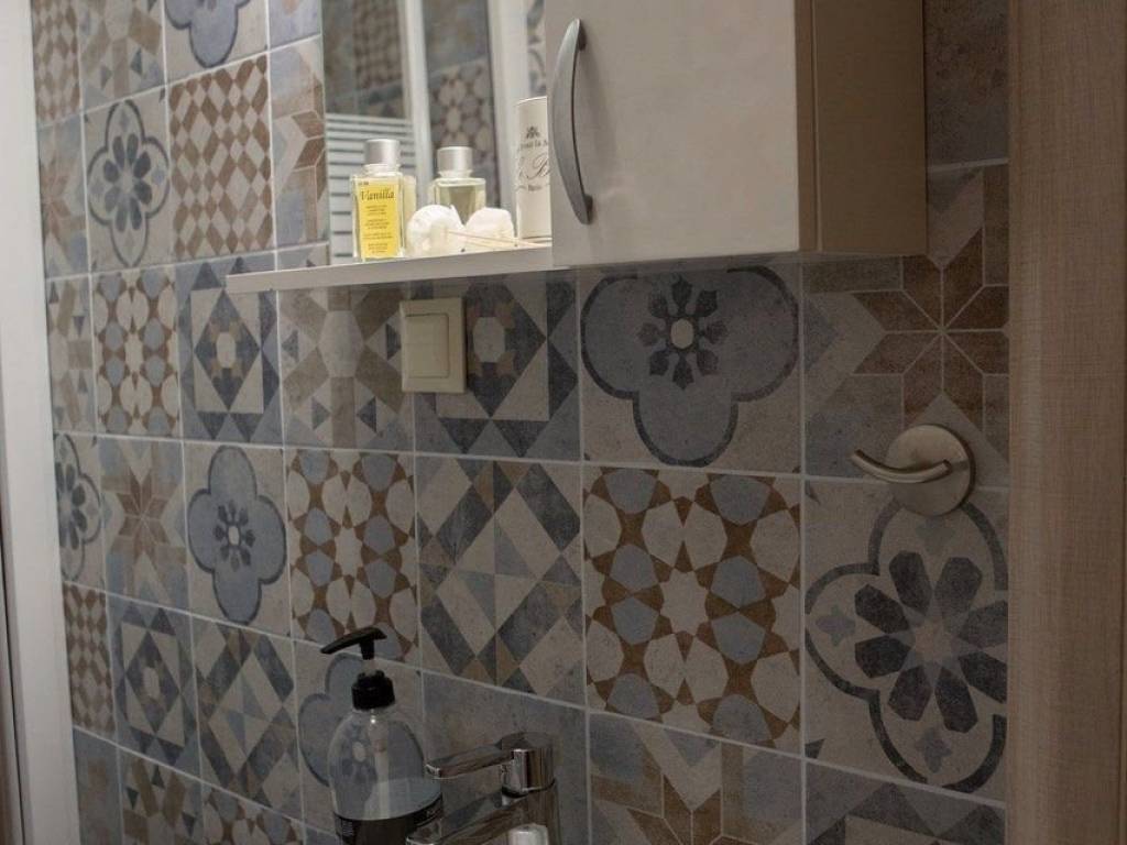 Forumland Real Estate, Μπάνιο