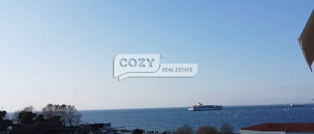 Θέα απο μπαλκόνι