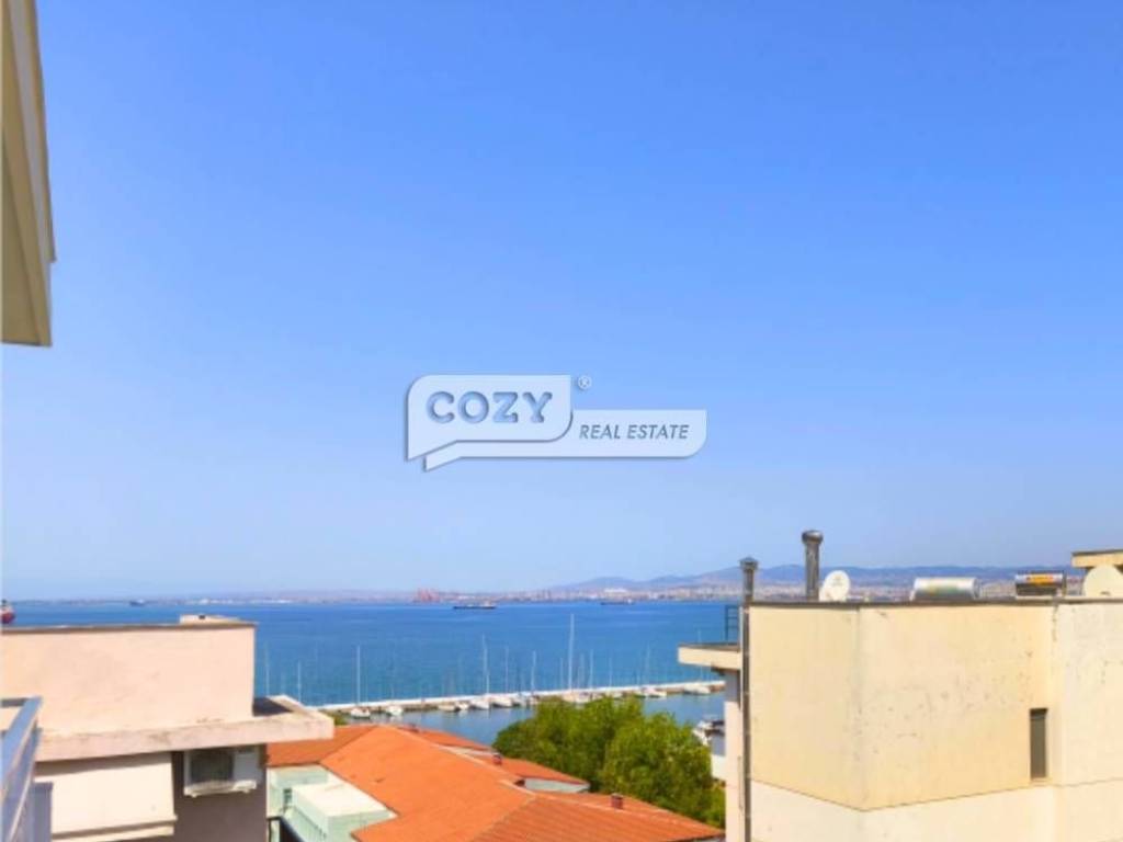 Θέα απο πίσω μπαλκόνι