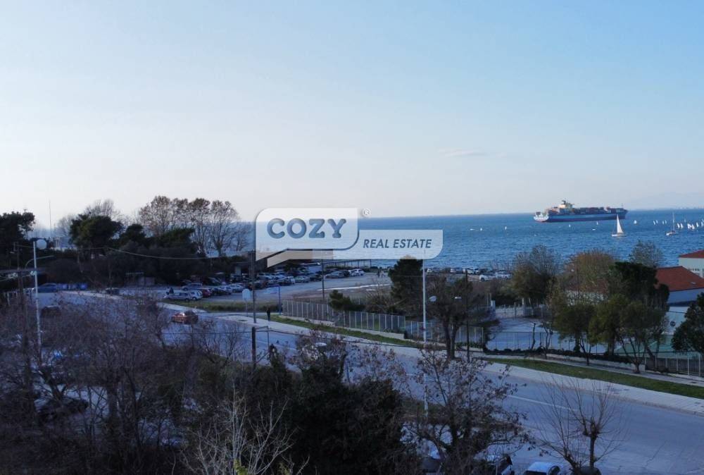 Θέα απο μπαλκόνι