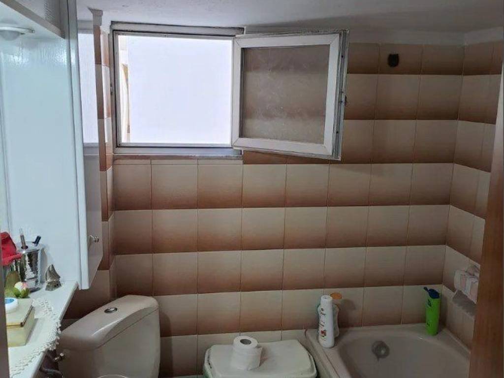 Forumland Real Estate, Μπάνιο