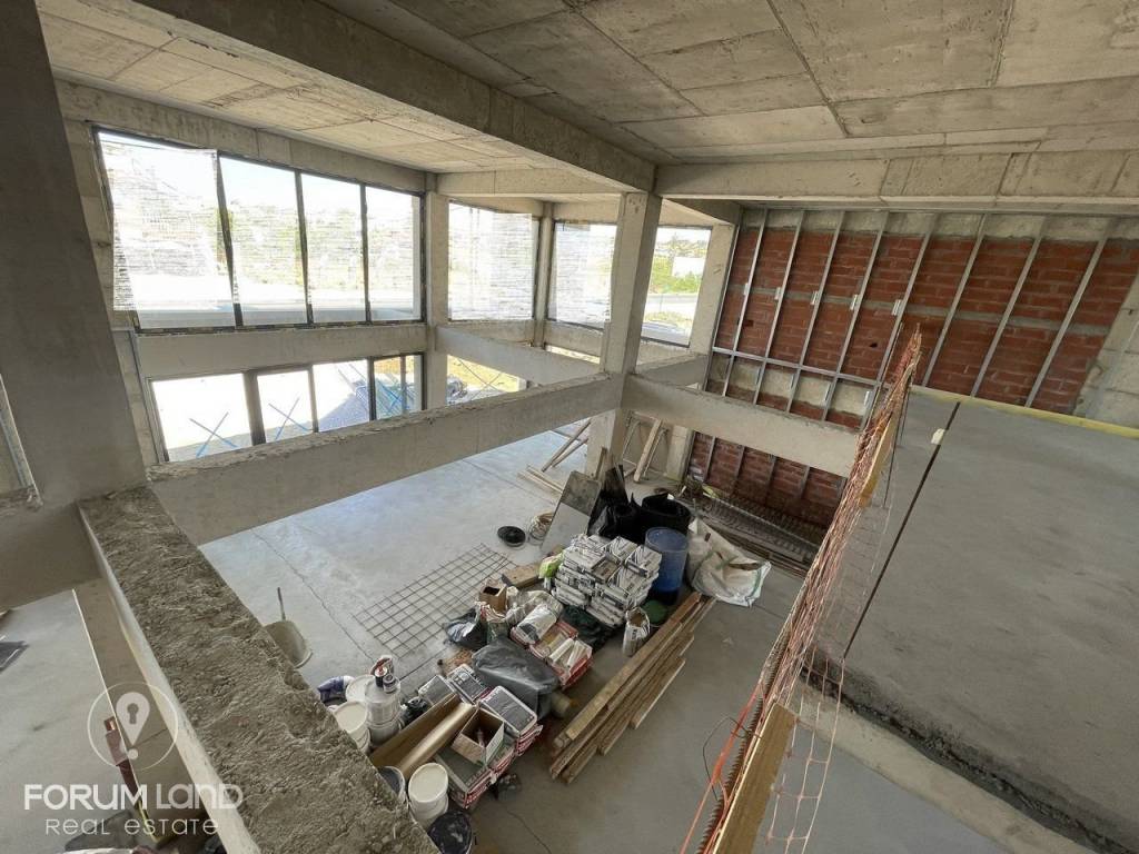 Forumland Real Estate, Πατάρι