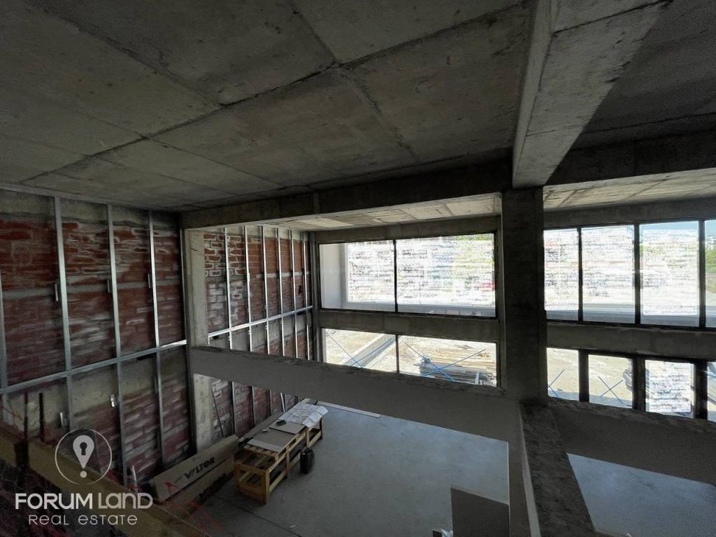 Forumland Real Estate, Πατάρι