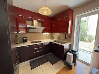 kouzina-enaios-xros-mezoneta-3-mpania.jpg	Φωτεινός ενιαίος χ