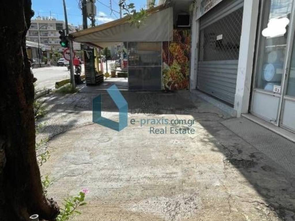 3 θέσεις στάθμευσης