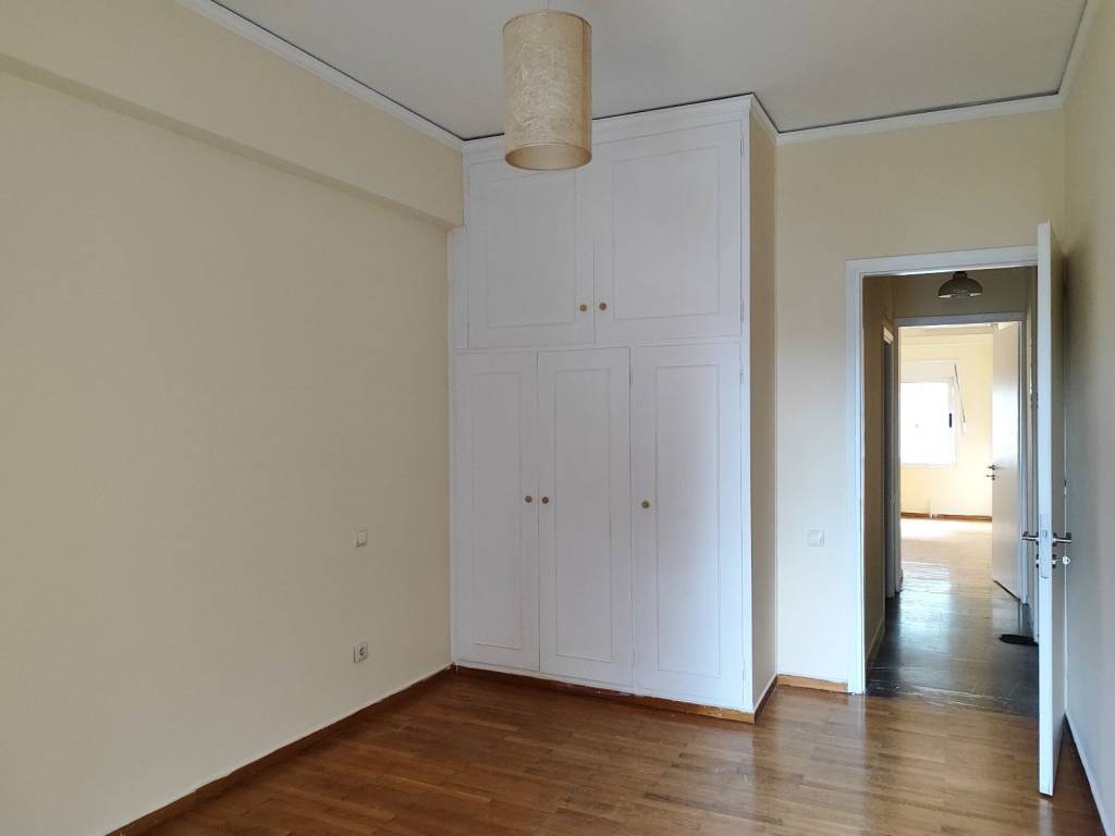 ME ENTOICHISMENES NTOYLAPES