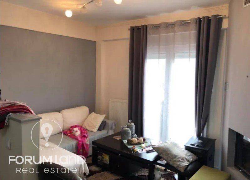 Forumland Real Estate, Σαλόνι με τζάκι