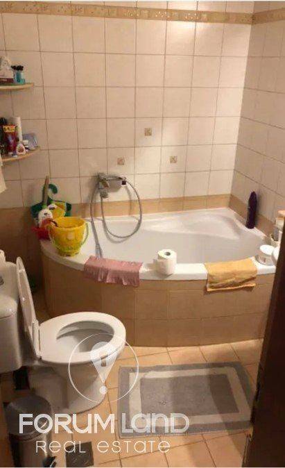 Forumland Real Estate, Μπάνιο