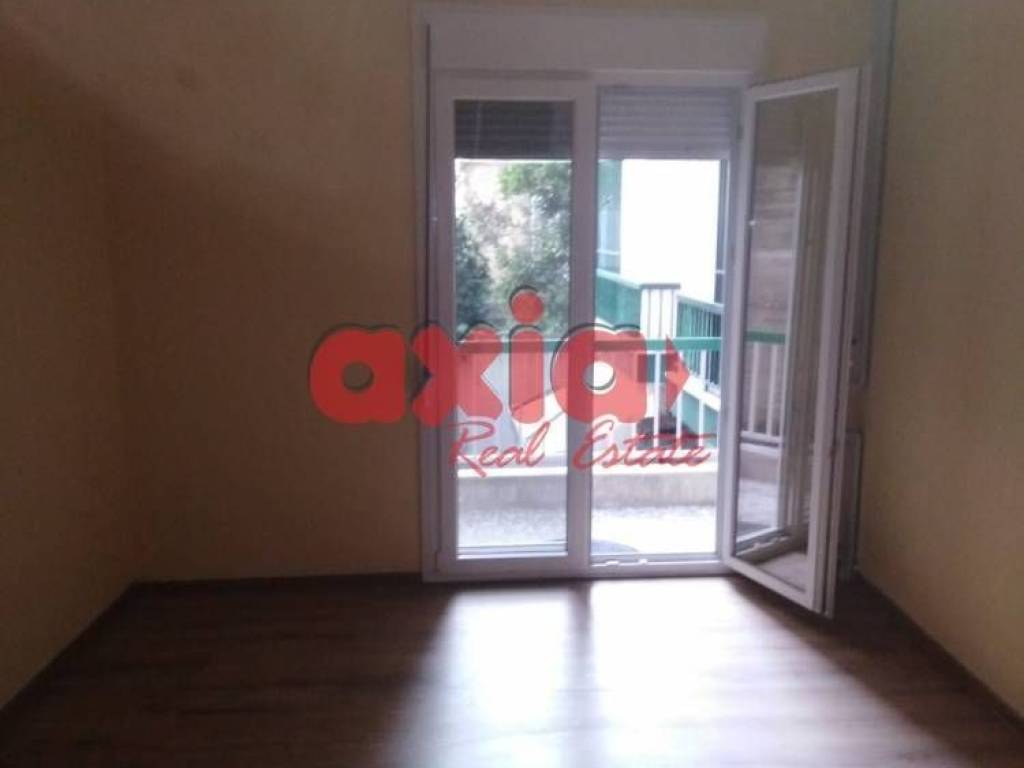 Ενοικιάζεται Διαμέρισμα 100τ.μ.  σε ισόγειο. Αποτελείται από 2 υπνοδωμάτια, 