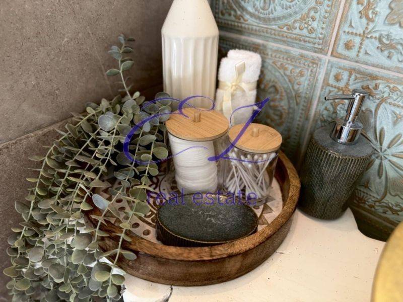 diakosmese ste  megale toyaleta