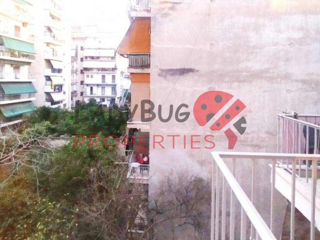 Θέα από μπαλκόνι