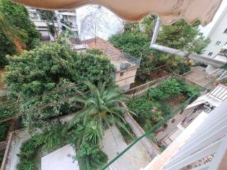 ston akalypto blepei se megalo choro mr prasino