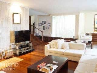 Forumland Real Estate, Σαλόνι με τζάκι