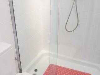 Forumland Real Estate, Μπάνιο με ντουζιέρα